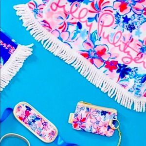 Lilly Pulitzer Beach Towel And Wristlet Set NWT/Party Like A Lobstar